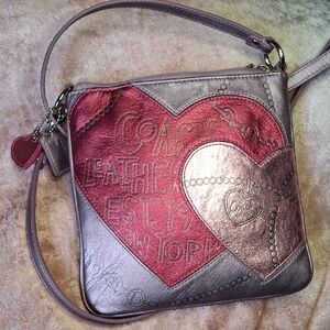 COACH POPPY RARE HEARTS DESIGN PURPLE PINK LEATHER Crossbody Bag